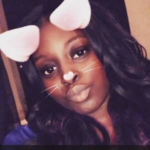 Meet your Posher, Dominique